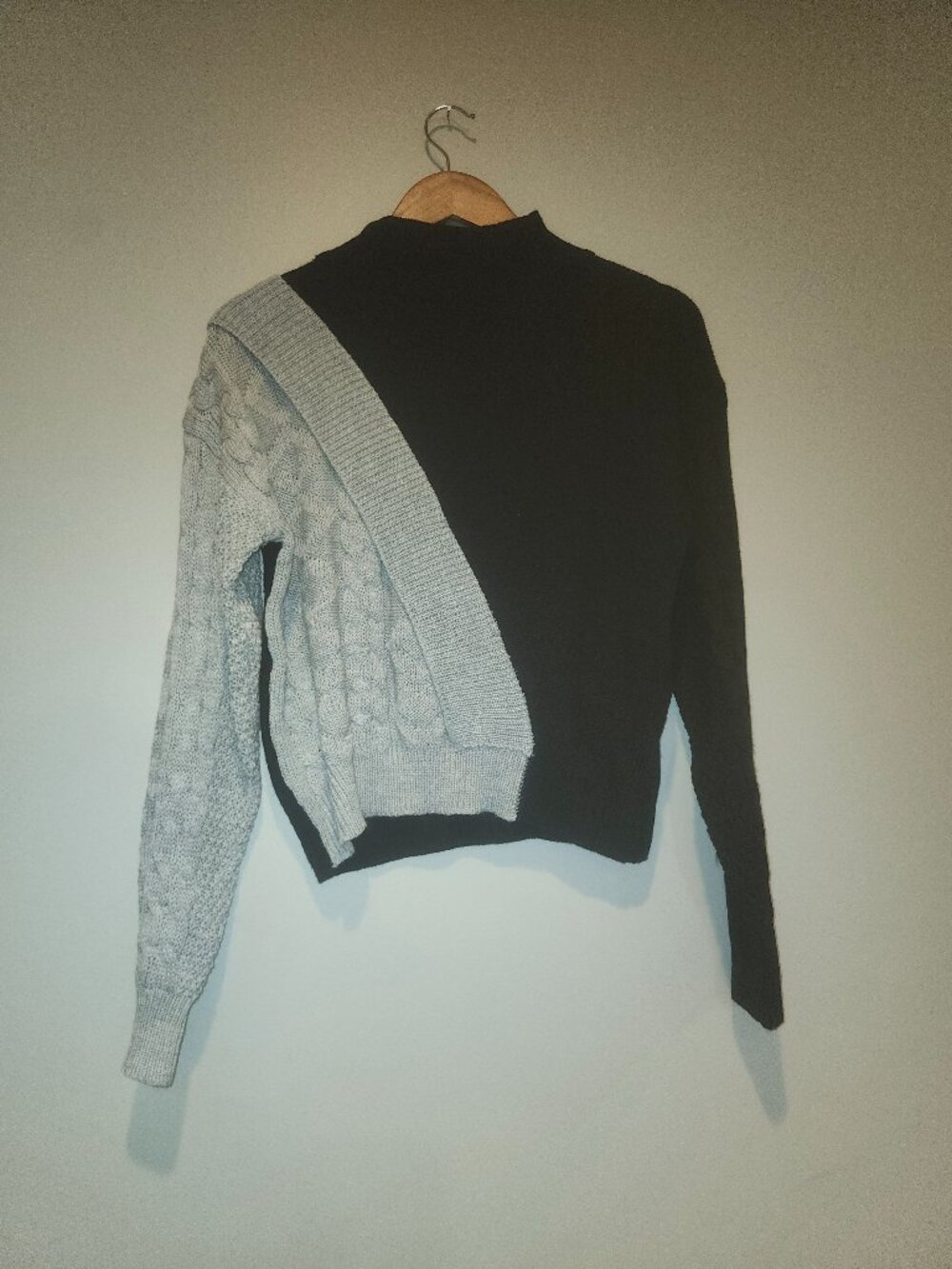 Color-block Mock Neck Sweater